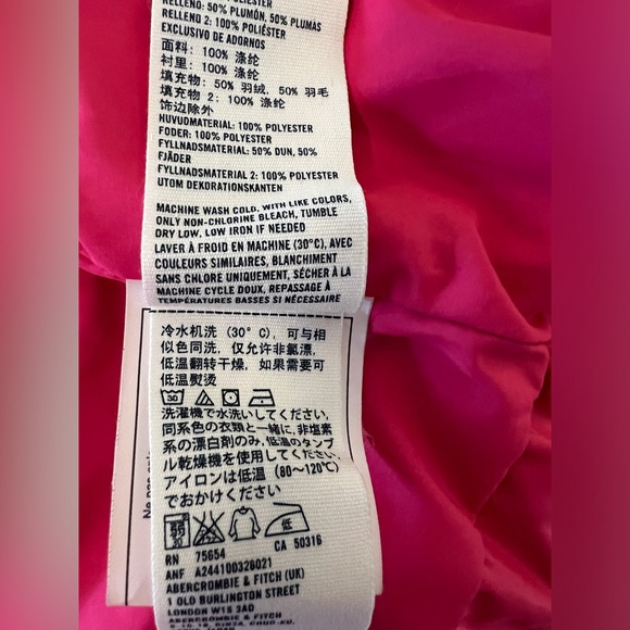 Adorable! Girls Abercrombie xl down puffer vest. Pink - Picture 9 of 12